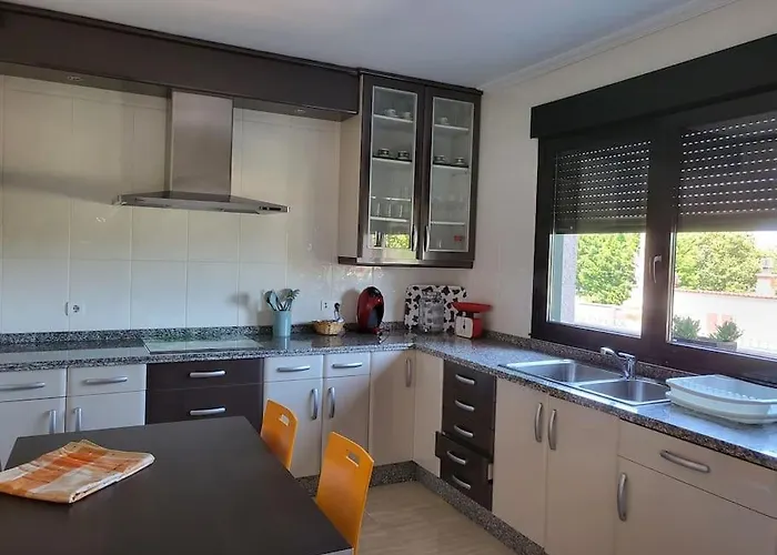 Casa de Férias A Xanina, A 160 M Playa De Canelas