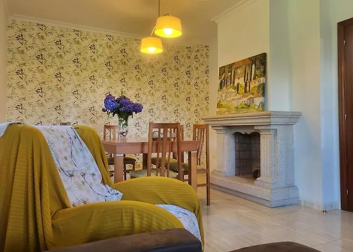 Casa de Férias A Xanina, A 160 M Playa De Canelas